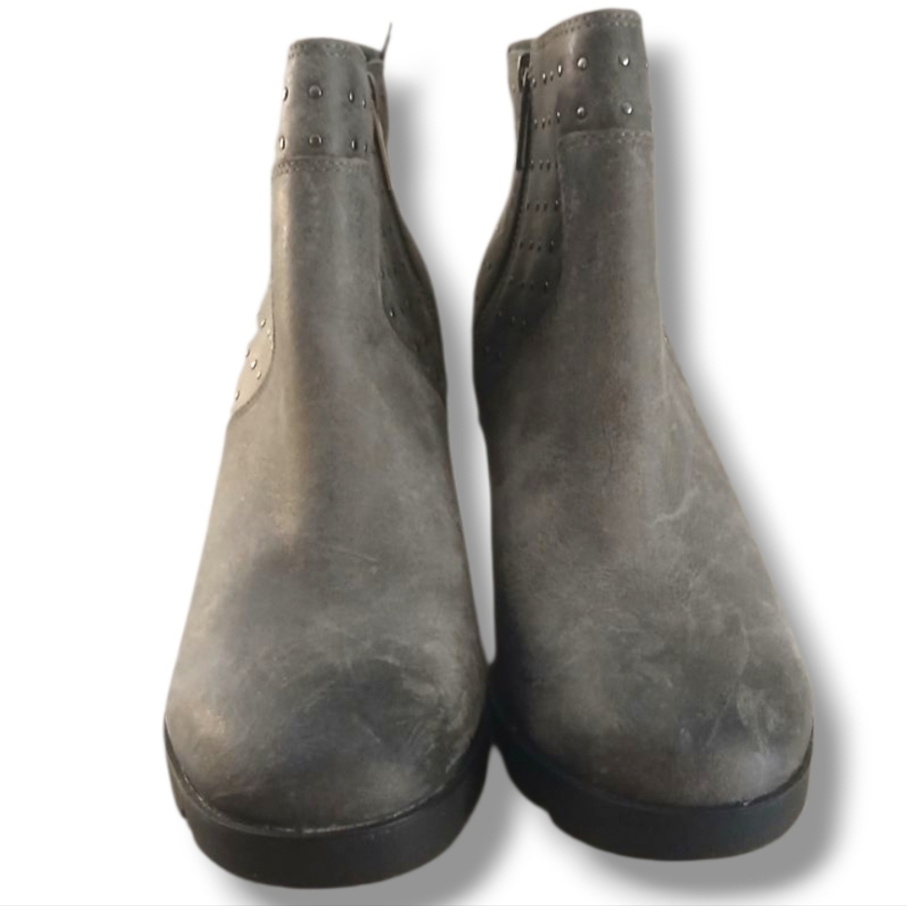 🚨SOLD🚨NWT SOREL Uptown Joan Suede Stud  Booties, Size 7.5 - Picture 4 of 6